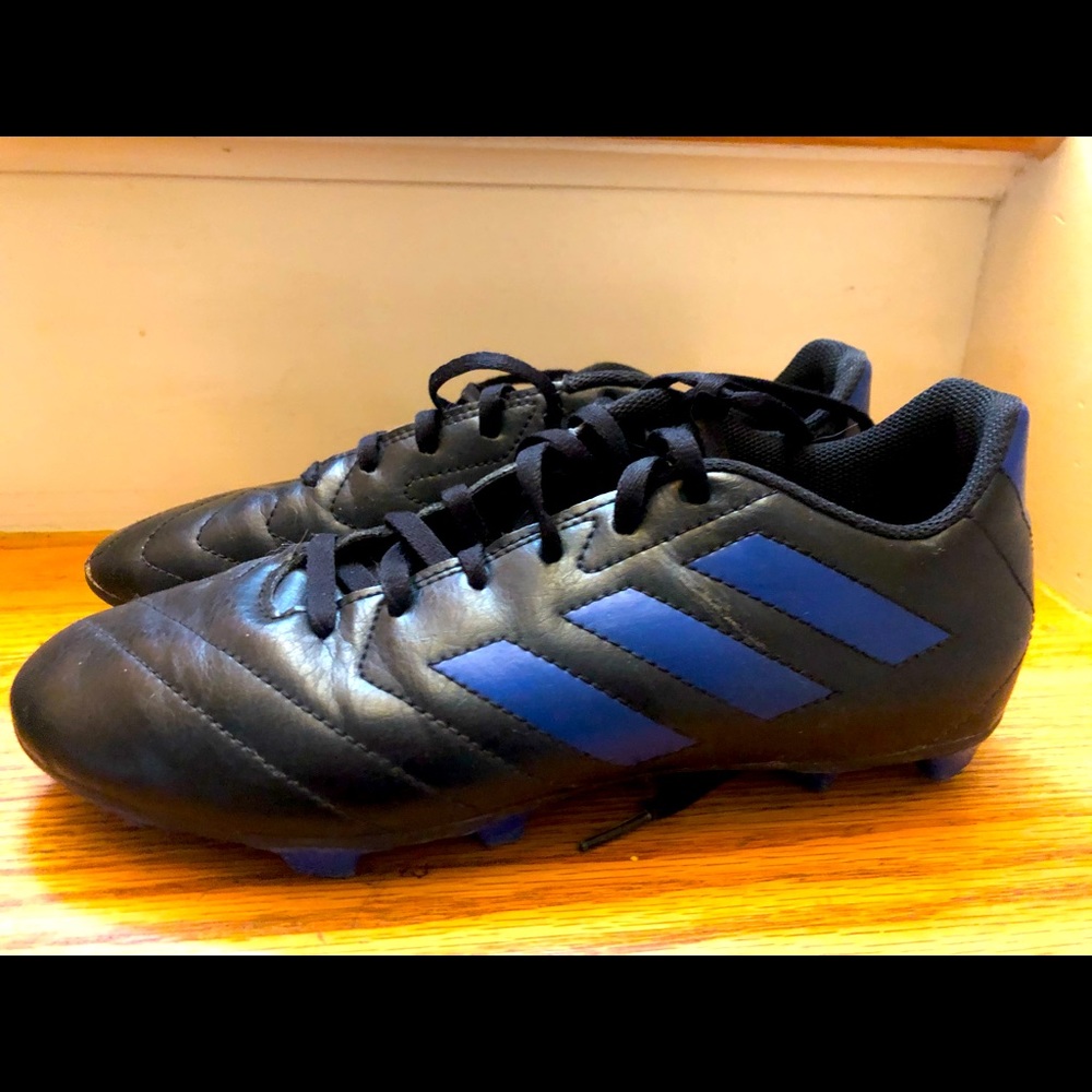 Soccer cleats